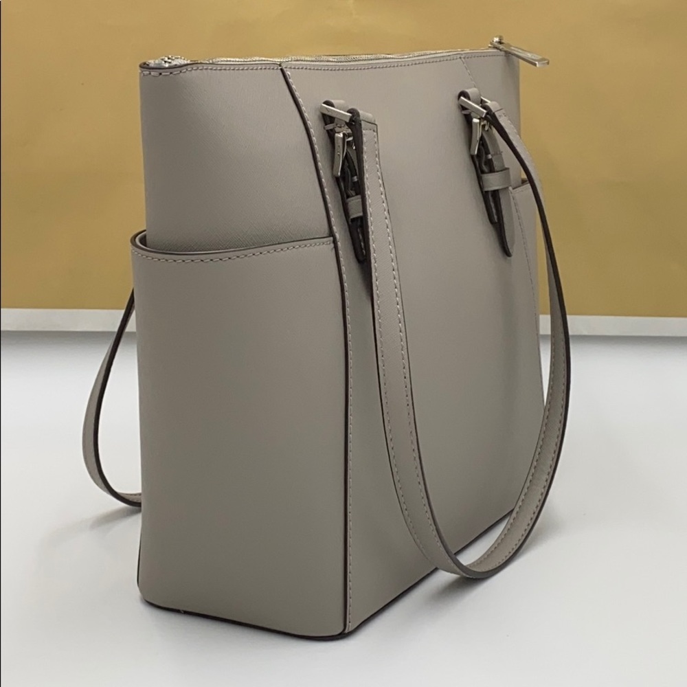 MICHAEL KORS CHARLOTTE LARGE TZ TOTE PEARL GREY - Picture 15 of 16